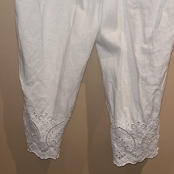 Chicos ladies pants 100% size US 18 / 3.5 white with eyelit lace bottom detail - Picture 7 of 9